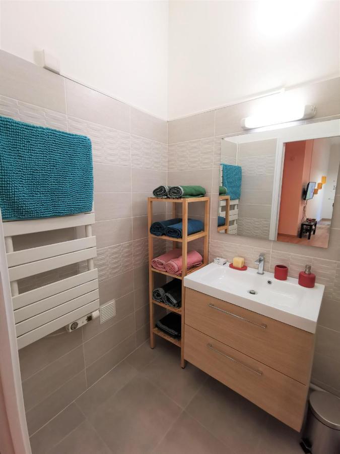 Beau T3 Neuf Proche Vieux-Port A La Place Corderie Marsilia Exterior foto